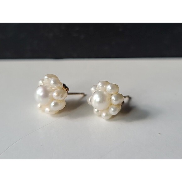 10K Yellow Gold Pearl Cluster Flower Shaped Stud Post Earrings Vintage - Picture 2 of 10